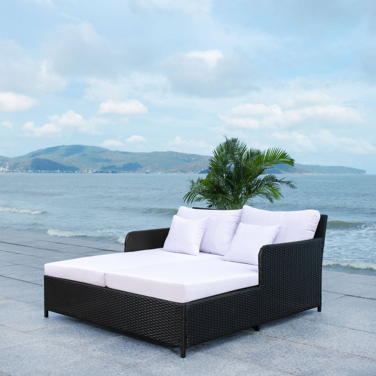 Grey and White Daybed P226336